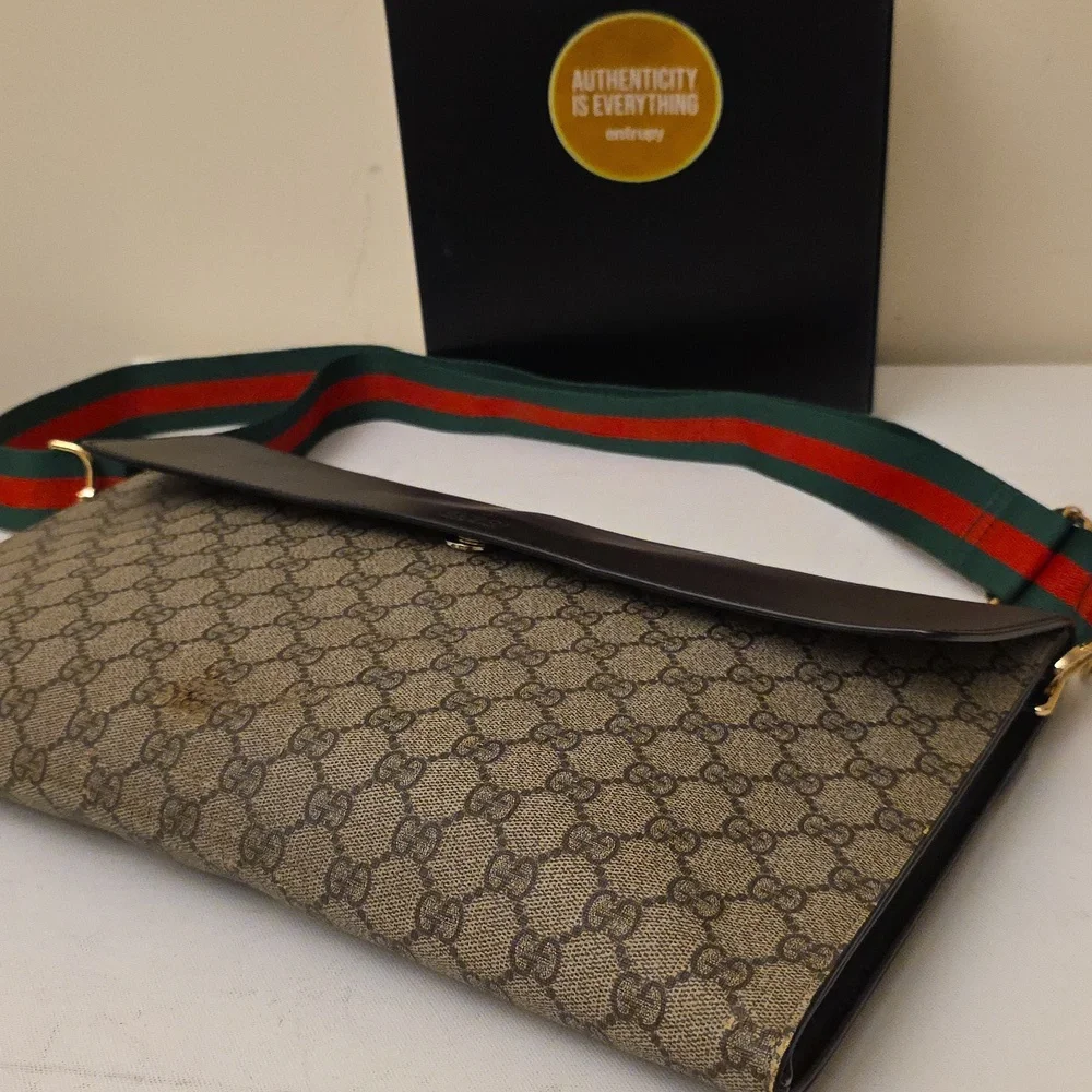GUCCI GG Supreme Laptop Bag Clutch 3 Pocket Shoulder Crossbody Strap Unisex